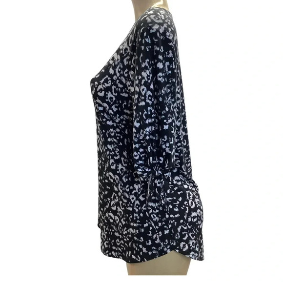 2x$18 West Loop Size Medium Animal Print Bow Tie Sleeve Top. New With Tags - Picture 4 of 5